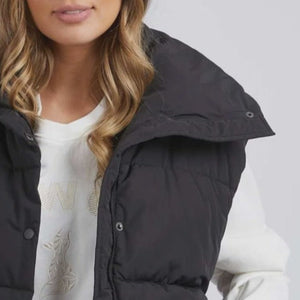 Foxwood Essential Puffer Vest | Black