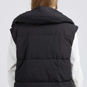 Foxwood Essential Puffer Vest | Black