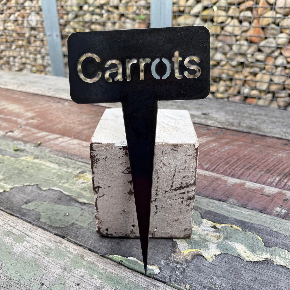Rusty Pot Vegetable Garden Stake Carrots